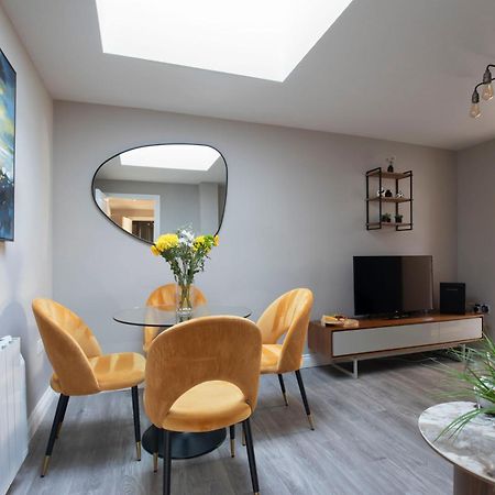 Modern 2 Bedroom Town Centre Apartment Cheltenham Buitenkant foto
