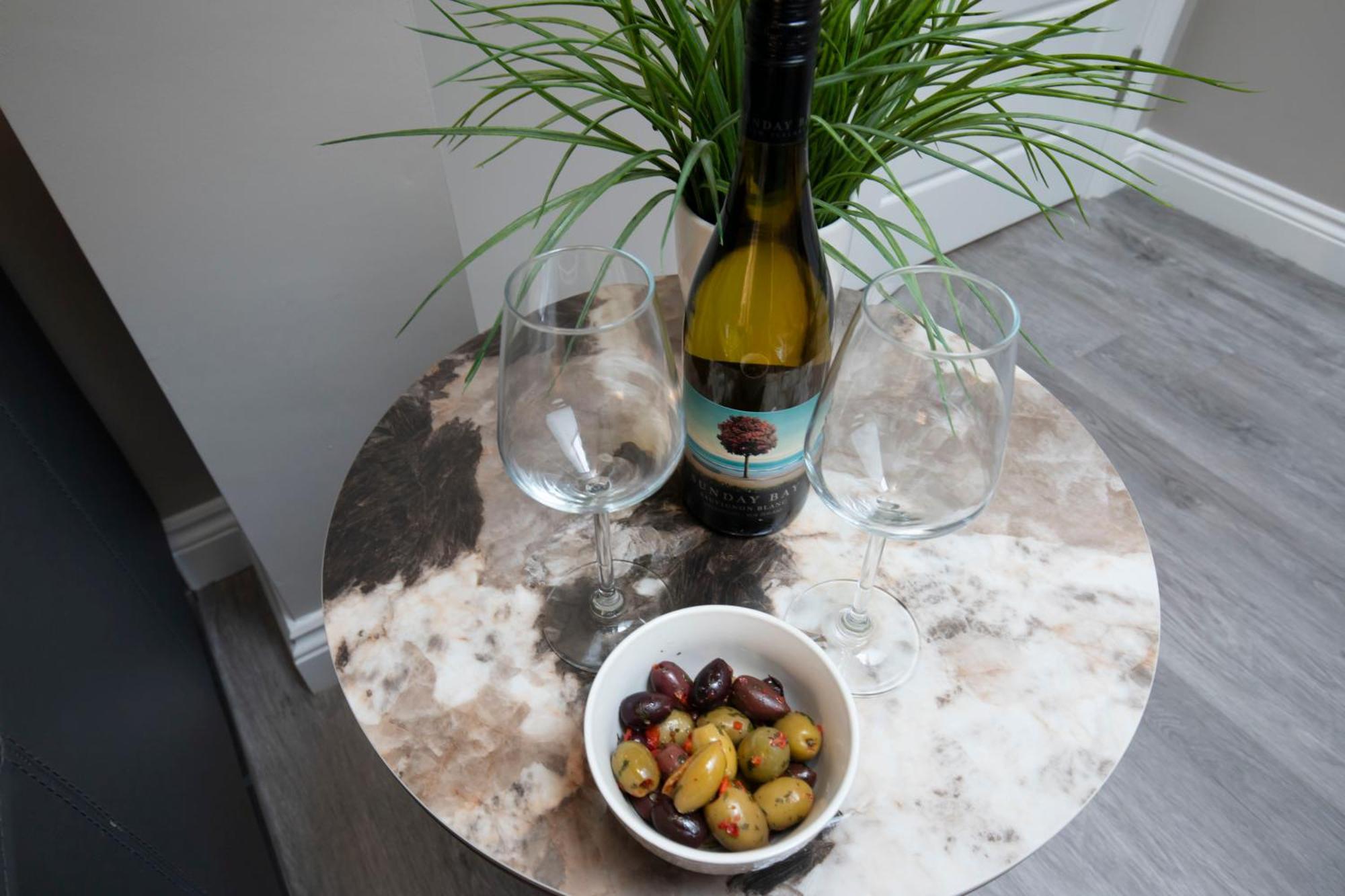 Modern 2 Bedroom Town Centre Apartment Cheltenham Buitenkant foto